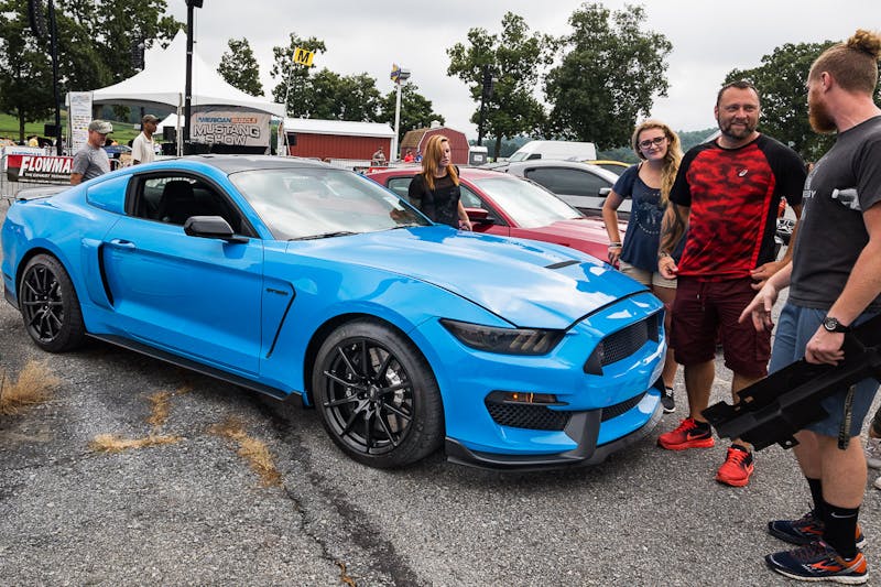 mustangs-invade-maple-grove-at-massive-americanmuscle-show-0043