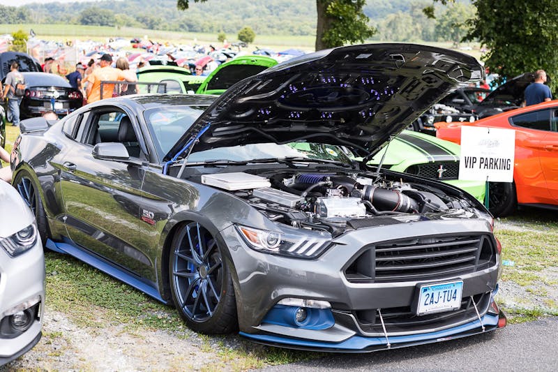 mustangs-invade-maple-grove-at-massive-americanmuscle-show-0058