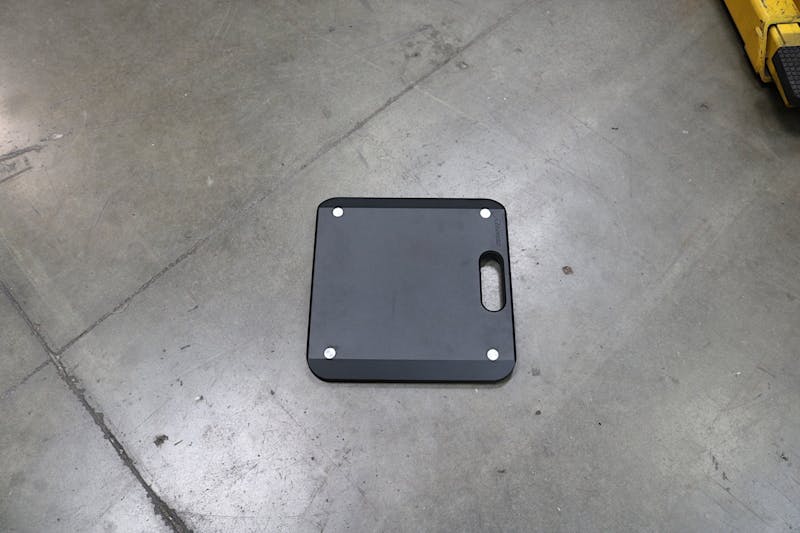 we-take-a-look-at-proforms-7000-lb-slim-wireless-scales-0028