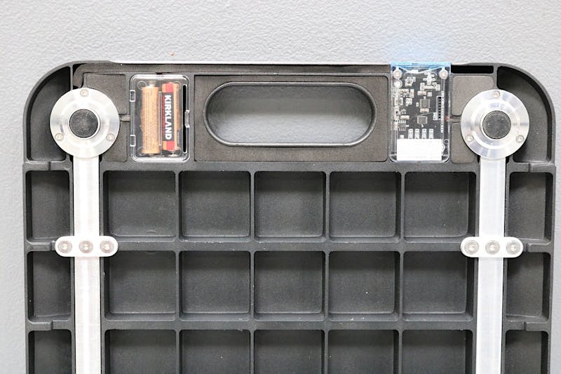 we-take-a-look-at-proforms-7000-lb-slim-wireless-scales-0031