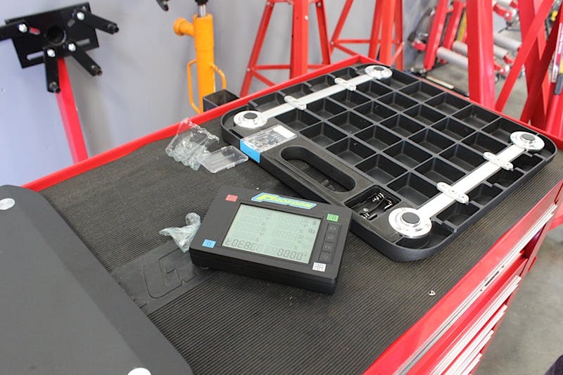 we-take-a-look-at-proforms-7000-lb-slim-wireless-scales-0039