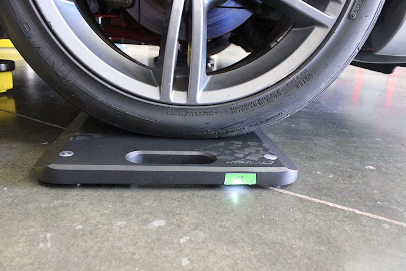 we-take-a-look-at-proforms-7000-lb-slim-wireless-scales-0046