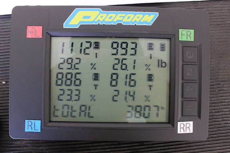 we-take-a-look-at-proforms-7000-lb-slim-wireless-scales-0053