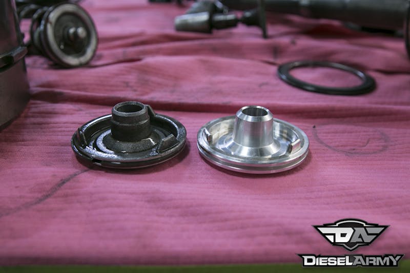 Comparison_6877_kickdown_servo_piston