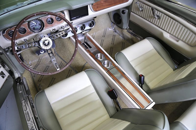 Revology-Mustang-Media-Drive-0141