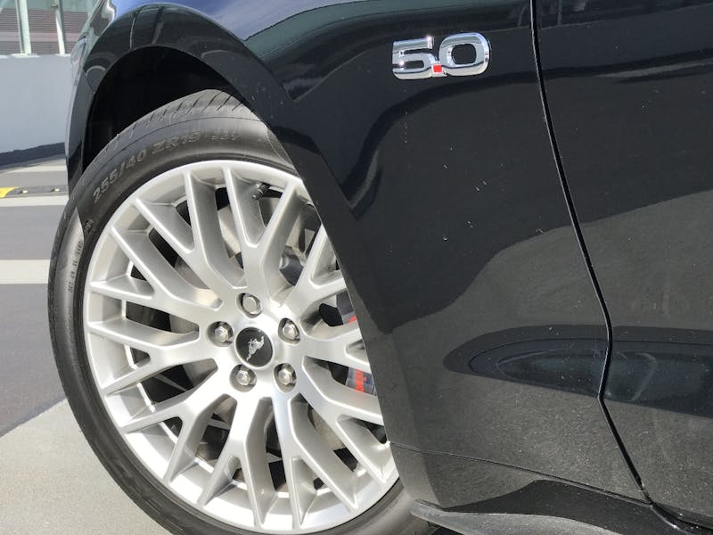 droptop-driving-on-the-other-side-of-the-road-in-a-mustang-gt-0017