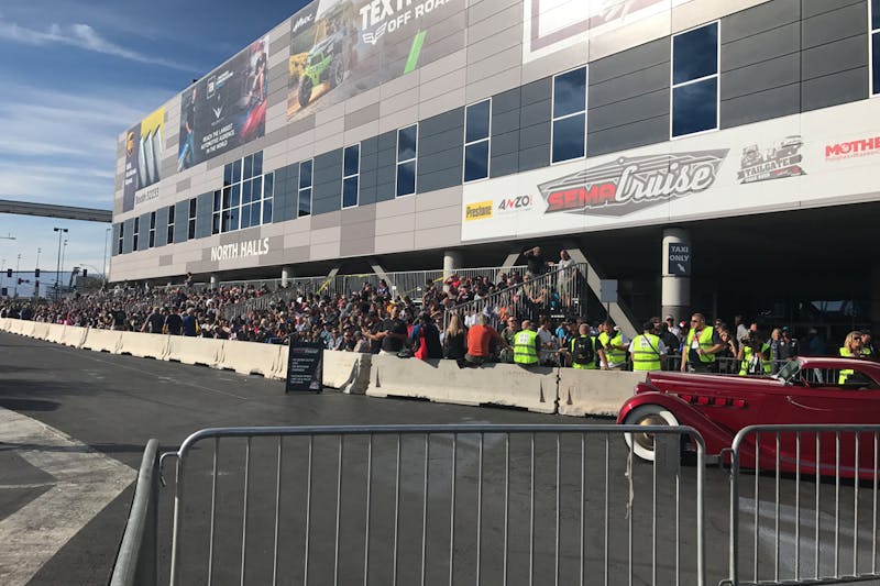 sema-2017-cruising-through-the-convention-center-to-sema-ignited-0006