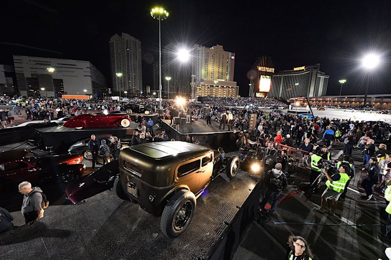 sema-2017-cruising-through-the-convention-center-to-sema-ignited-0017