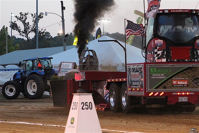 night-under-the-lights-sled-pulling-action-from-semo-district-fair-0030