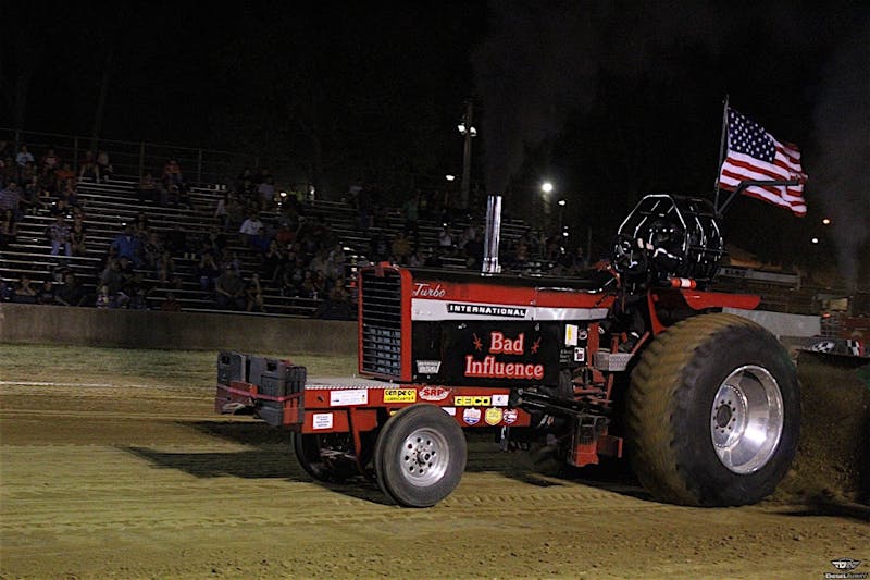 night-under-the-lights-sled-pulling-action-from-semo-district-fair-0050