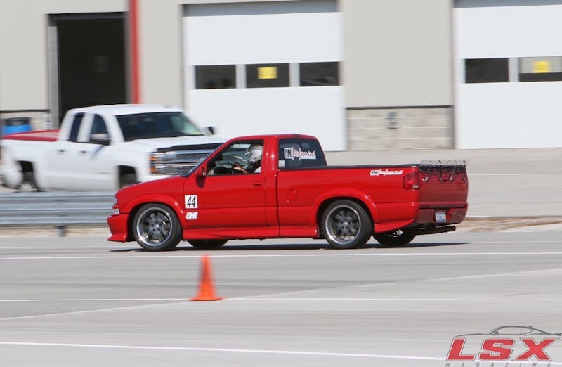 holley-ls-fest-2017-highlights-our-favorite-ls-swaps-0054