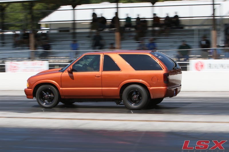 holley-ls-fest-2017-highlights-our-favorite-ls-swaps-0077