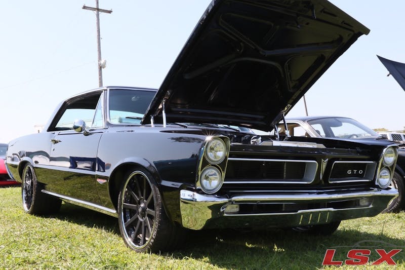 holley-ls-fest-2017-highlights-our-favorite-ls-swaps-0147